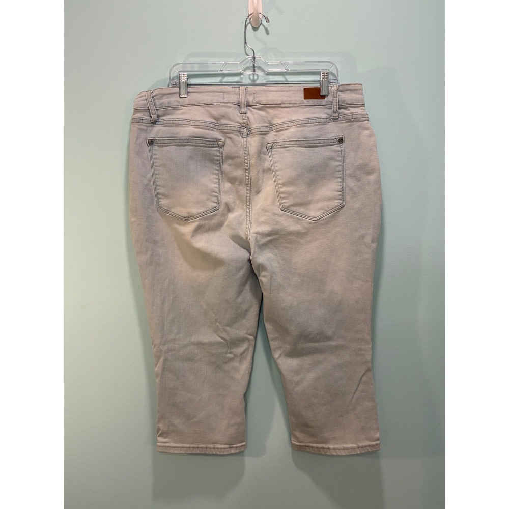 Judy Blue Skinny Fit Capri Jeans Light Wash Stretch Denim 20W - Picture 2 of 6